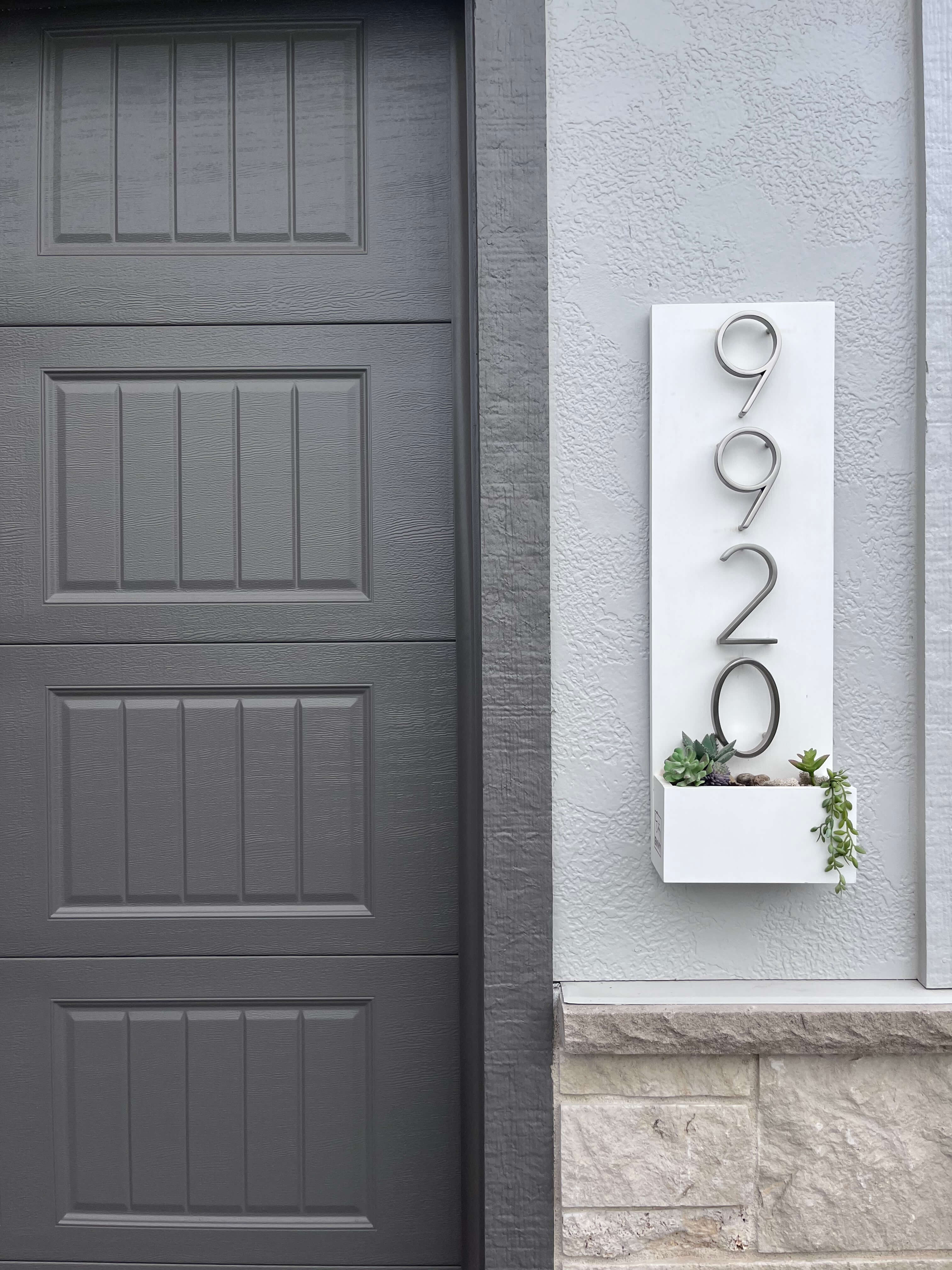 Vertical House Number Sign with Refillable Box