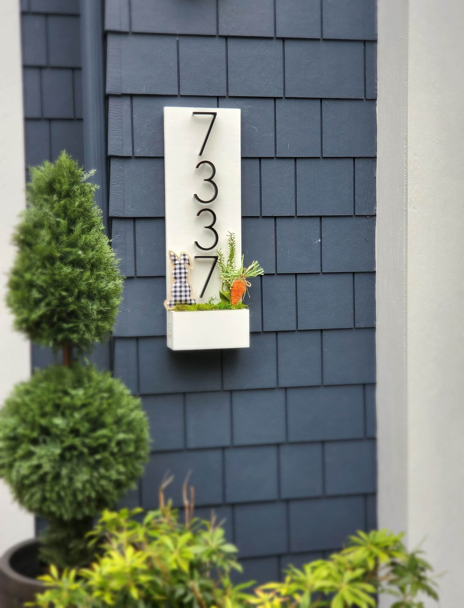 Vertical House Number Sign with Refillable Box